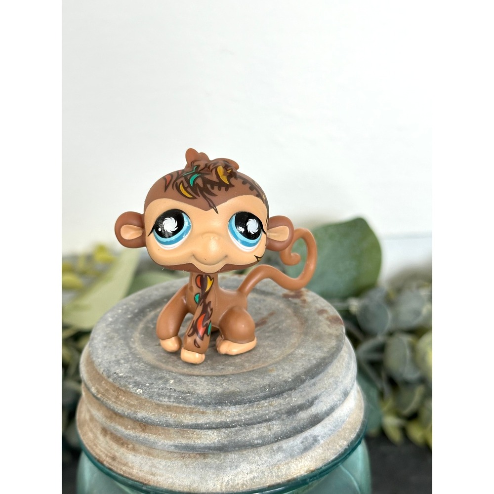 Littlest Pet Shop #946 Monkey tattooed Hasbro 2009 Postcard Pets LPS